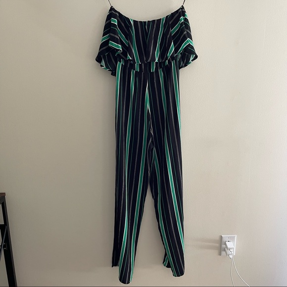 ⭐️ 2 for $10!! ⭐️ Ups & Downs Flouncy Strapless Jumpsuit - Picture 6 of 6